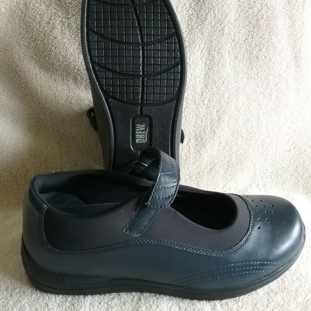 Size 9ww Drew Rose leather shoes